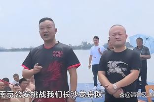 擦肩而过零交流！克洛普赛后走向球员，萨拉赫未谢场直接回更衣室