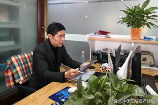 拉塞尔湖人生涯三分命中数达到466 超越尼克-杨排名队史第10?